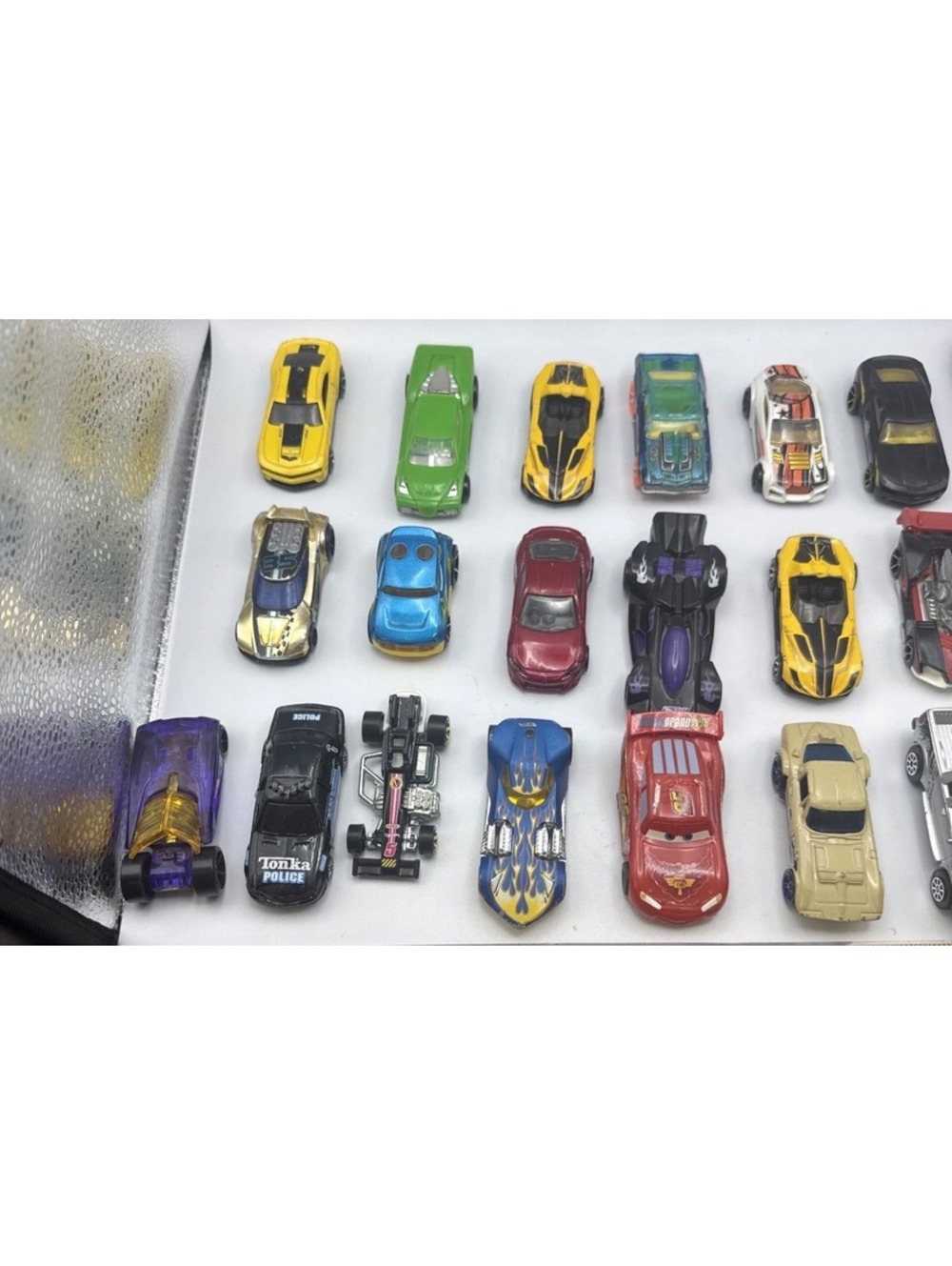 Hot Wheels Diecast Toy Car Lot - 20 Vehicles Including Lightning McQueen - Picture 2 of 7